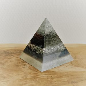Orgonite-Piramide-6x6-cm