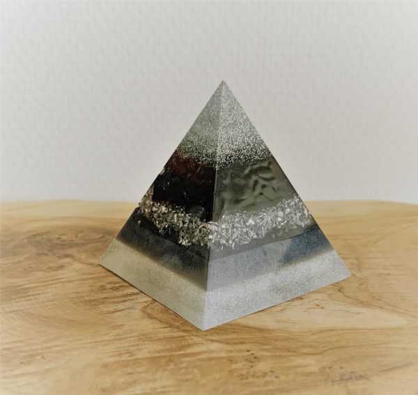 Orgonite-Piramide-6x6-cm