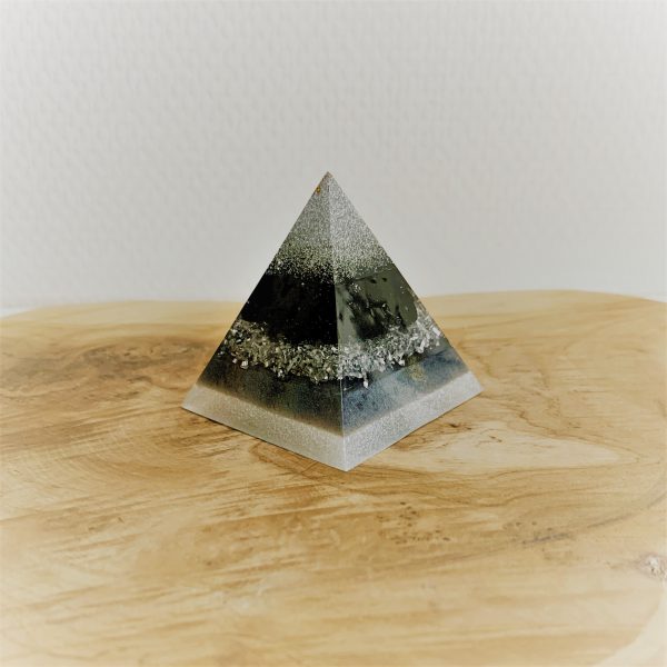 Orgonite-Piramide-5x5-cm