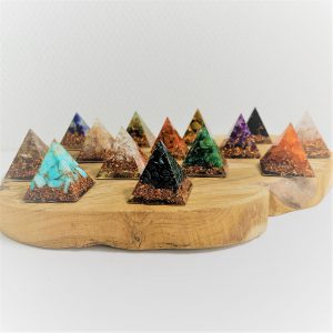 Orgonite Piramide Mini 3x3 cm
